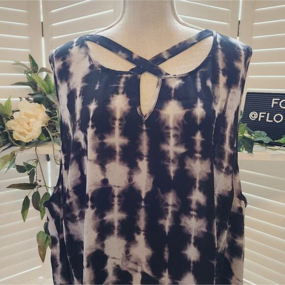 TORRID BLACK TIE DYE SUMMER TANK SIZE 4X - Picture 5 of 5